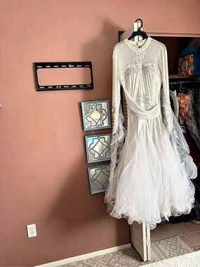 White Wedding Dress Like New